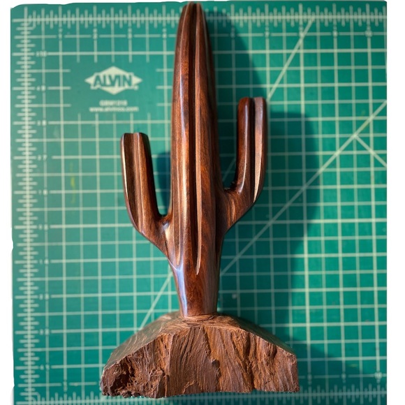 Hard wood cactus - Picture 2 of 3
